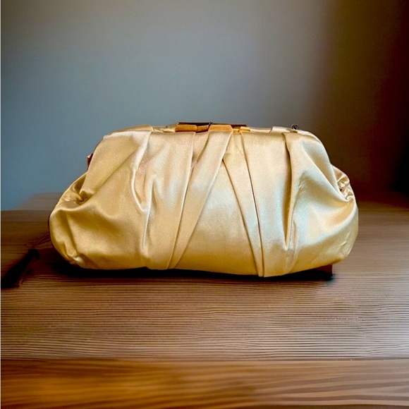 ❎❎SOLD❎❎NEW Badgley Mischka Clutch with Chain,Evening Elegance, Weddings, Prom - Picture 2 of 7